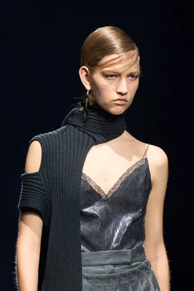 Look 19